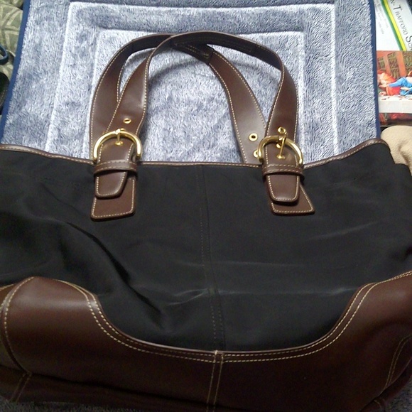 Simply Go Black and Brown Shoulder Bag - Picture 4 of 6